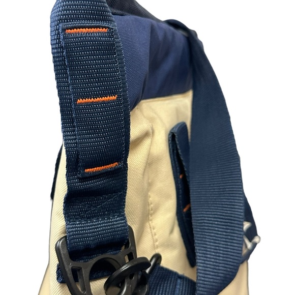 Authentic Disney Cruise line Insulated Cooler Bag - Picture 4 of 9